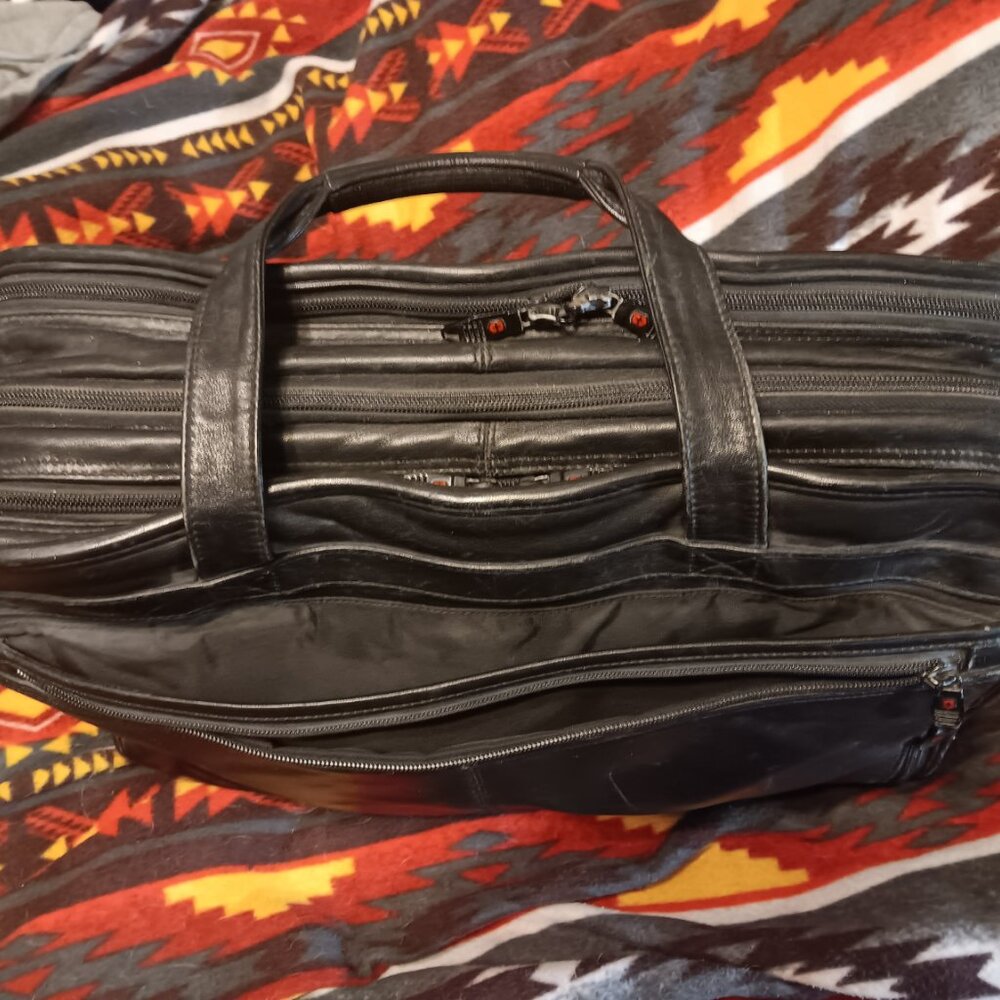 Briefcase - Picture 5 of 6